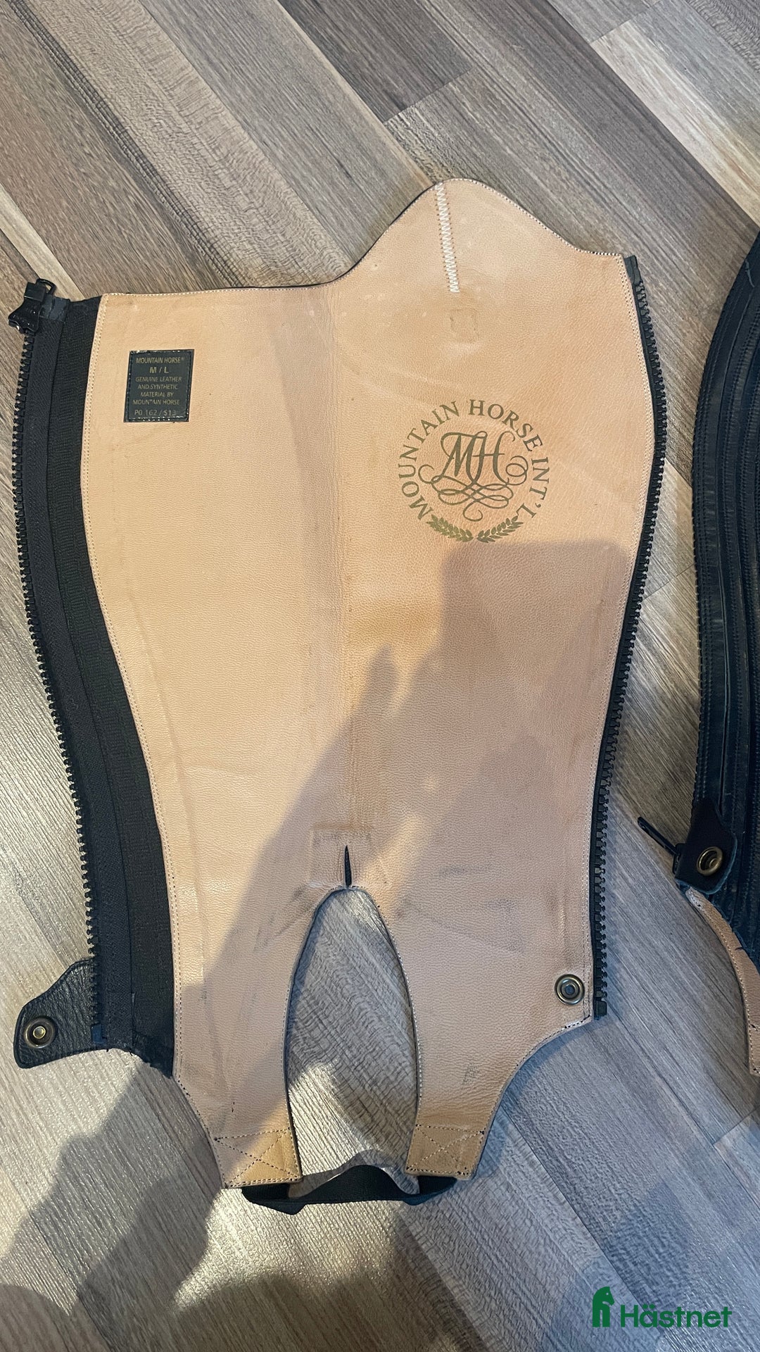 Ridstövlar ryttarutrustning till salu: Fina chaps från mountain horse i Huddinge - Annons 3