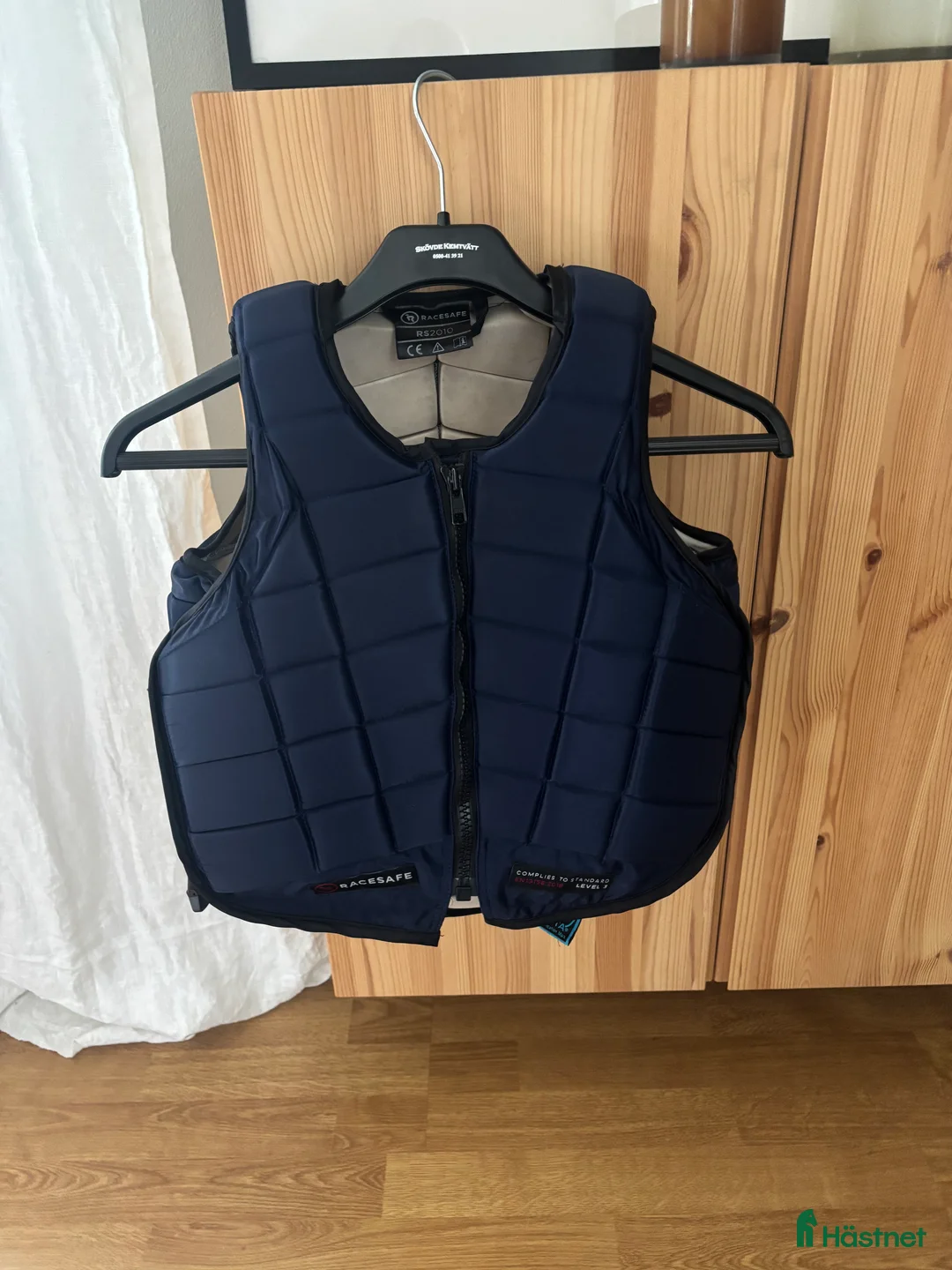 Säkerhetsvästar ryttarutrustning till salu: Racesafe - Annons 1