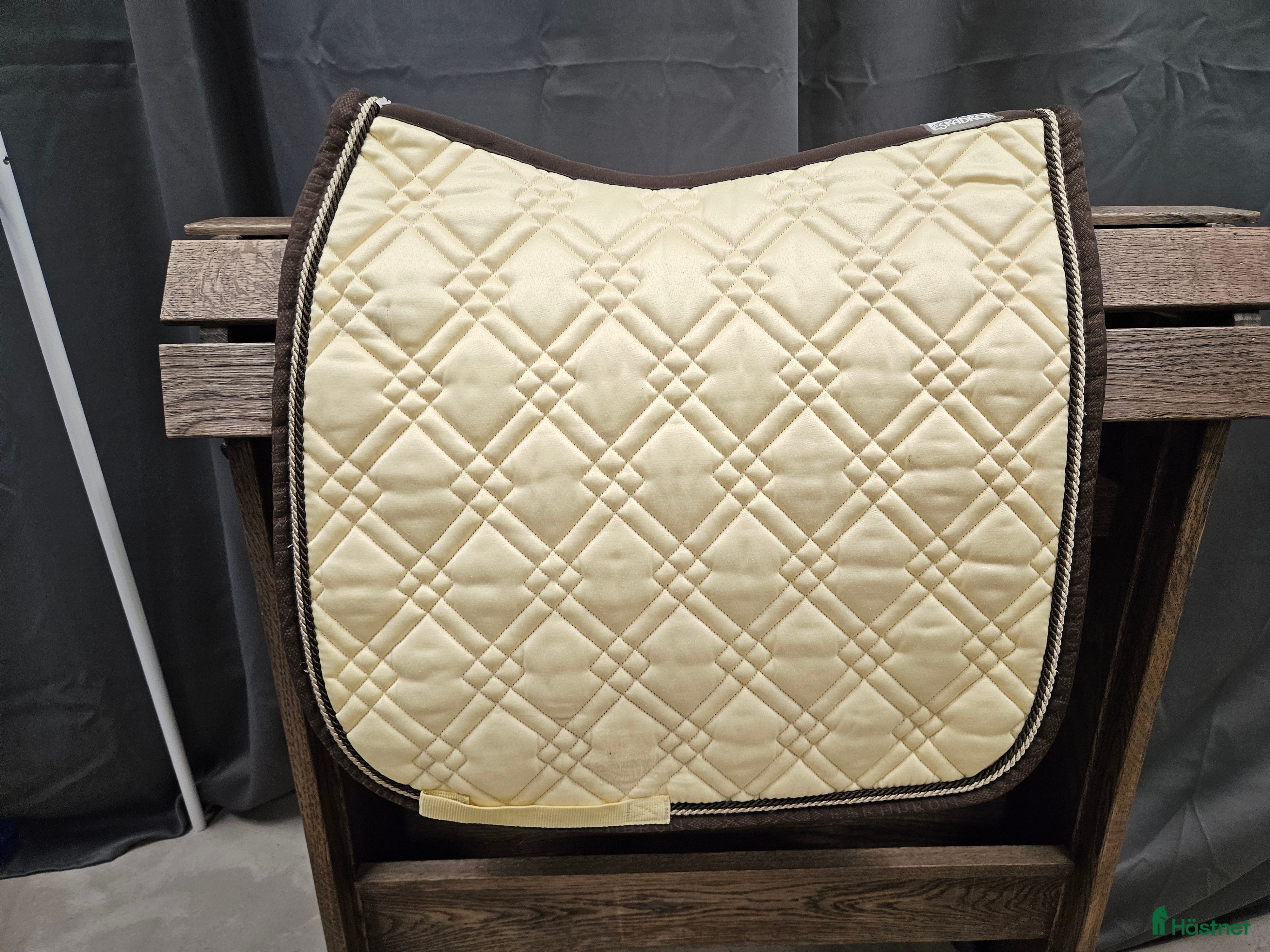 Schabrak & Vojlockar hästutrustning till salu: Schabrak, full, Eskadron i Gällivare - Annons 21