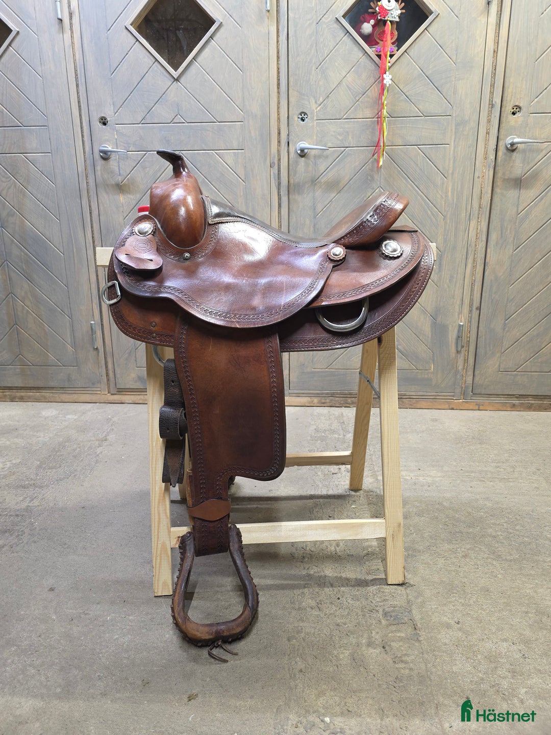 Sadlar hästutrustning till salu: Continental westernsadel i Löberöd - Annons 1