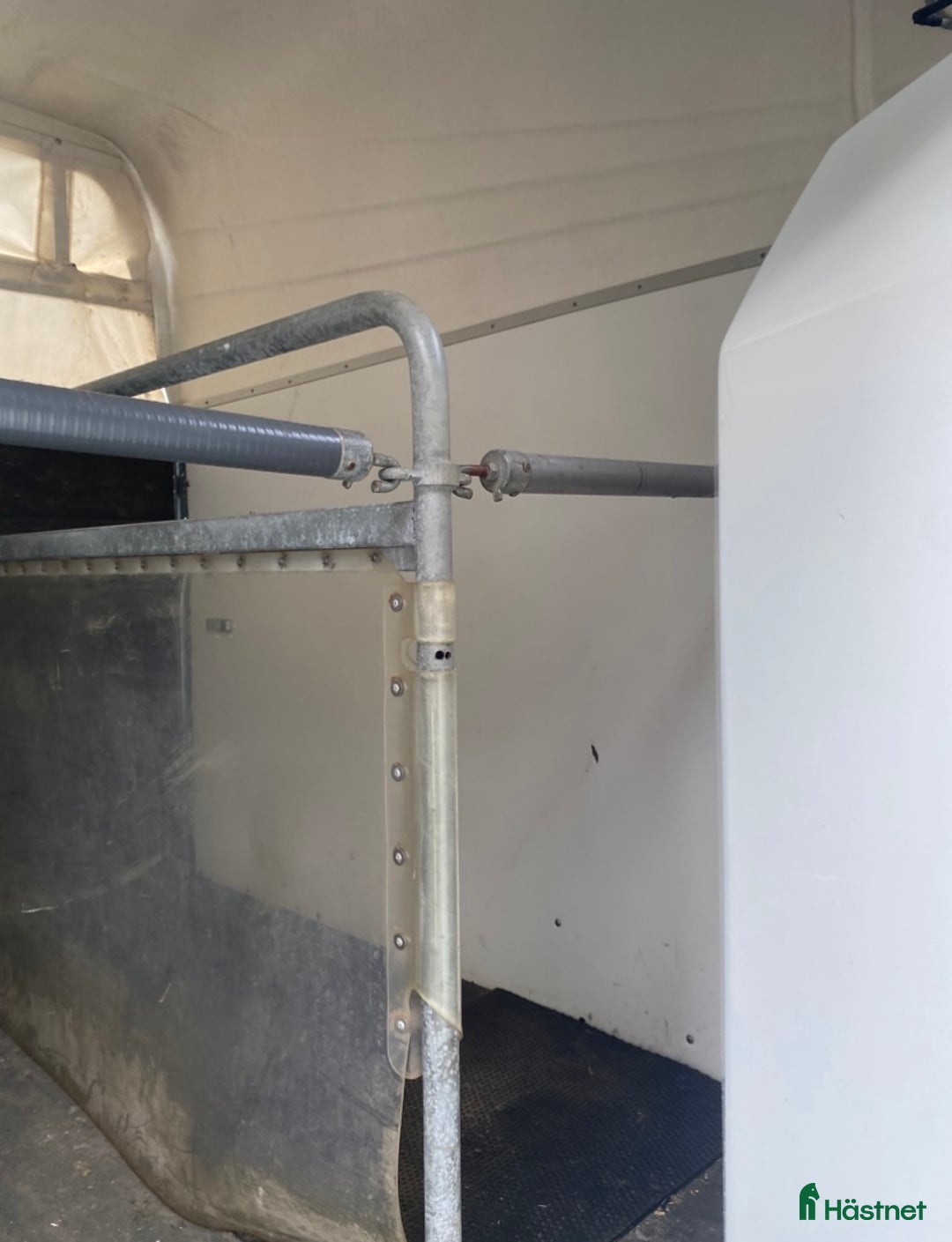 Hästtransporter  fordon & transport till salu: Fynda fräsch, ljus o fin boggievagn i Ludvika - Annons 3