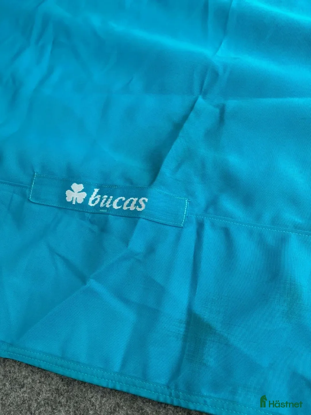 Täcken hästutrustning till salu: Bucas Folksam Panel Cooler 125 turkost svettäcke - Annons 2