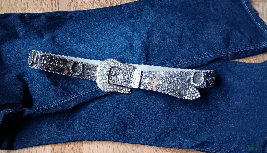 Övrigt Ridkläder ryttarutrustning till salu: Western Showbälte läder i Råda - Annons 1