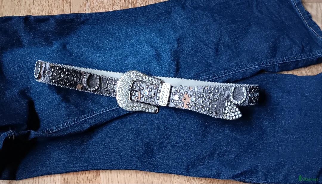 Övrigt Ridkläder ryttarutrustning till salu: Western Showbälte läder i Råda - Annons 1