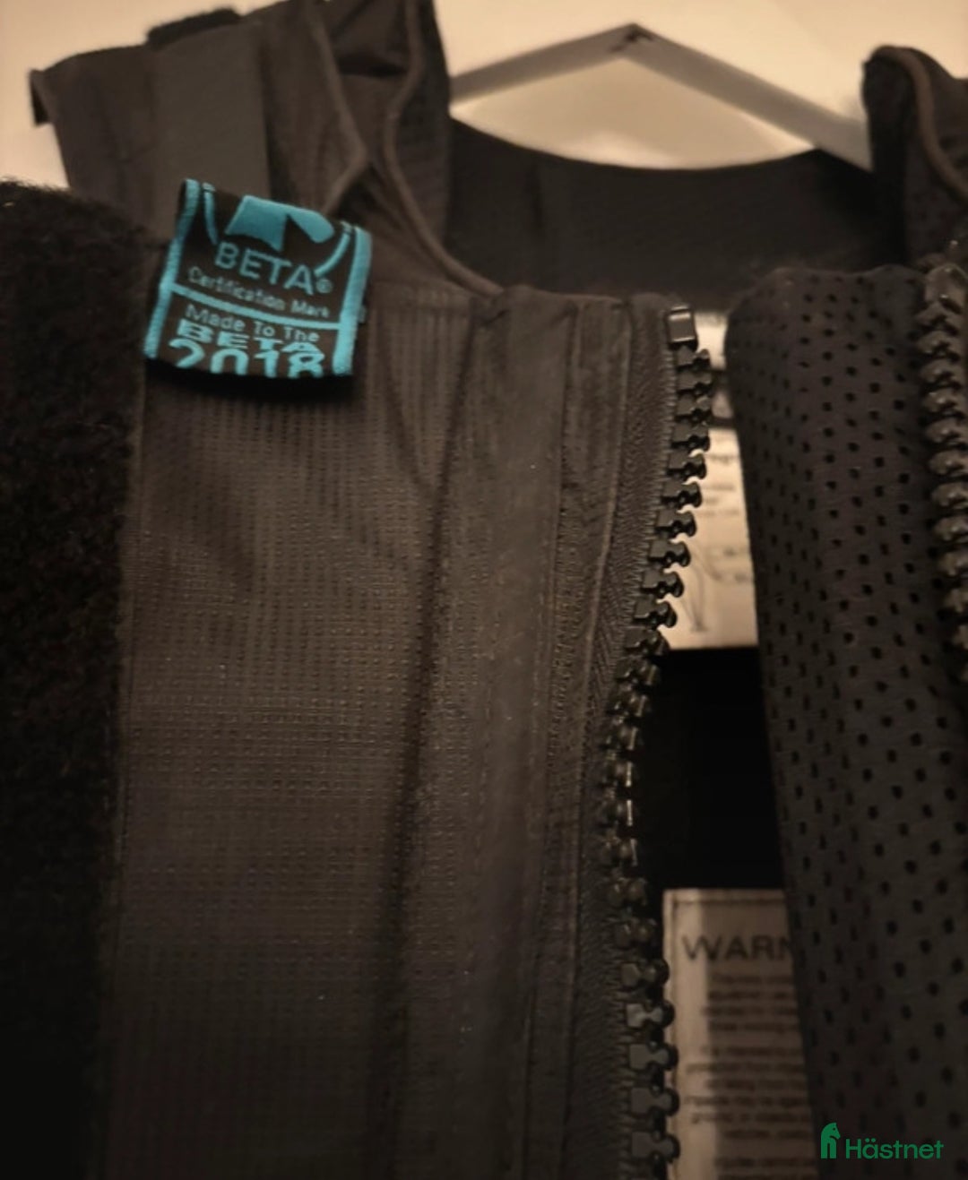 Säkerhetsvästar ryttarutrustning till salu: Säkerhetsväst airowear storlek Y4 Regular Junior i Stockholm - Annons 3