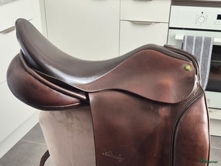 Sadlar hästutrustning till salu: Brun dressyrsadel 18' i Anderslöv - Annons 6
