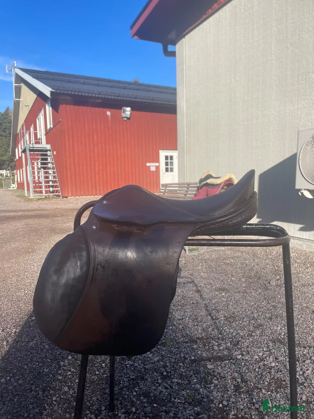 Sadlar hästutrustning till salu: Begagnad allround/hoppsadel - Annons 2