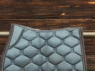 Schabrak & Vojlockar hästutrustning Märkes schabrak säljes - Annons 2