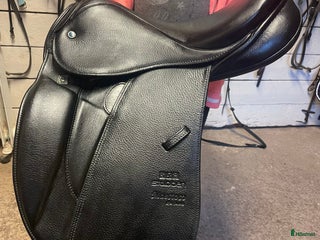 Sadlar hästutrustning till salu: Stübben Dressyr 16 i Tibro - Annons 22
