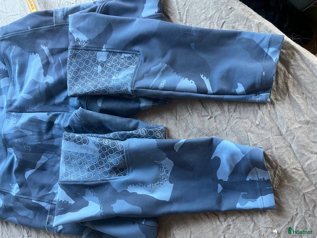Ridbyxor ryttarutrustning till salu: Pris Ink frakt !!! Ohio camo blå  Zacsess medium i Vallentuna - Annons 3