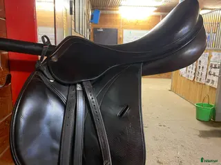 Sadlar hästutrustning Equipe Linnea hoppsadel i Värmdö - Annons 4