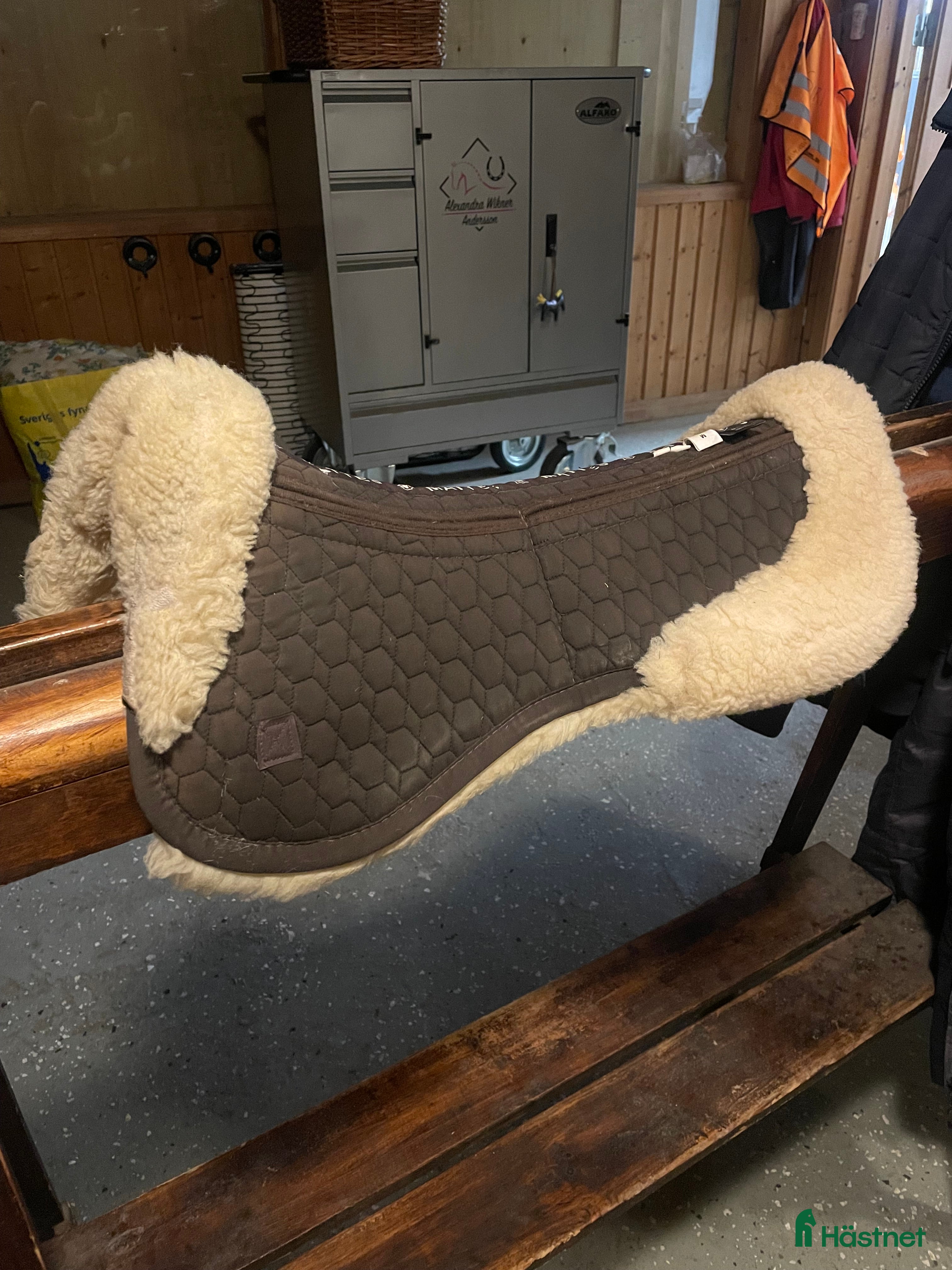 Sadeltillbehör hästutrustning till salu: Mattes korrektionspadd  i Sävedalen - Annons 10