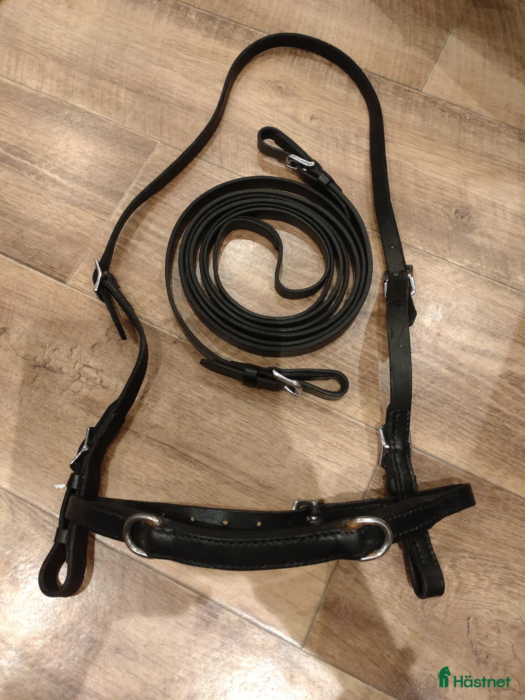 Träns hästutrustning till salu: MH Nackstycke med semikapson och tygel  - Annons 1