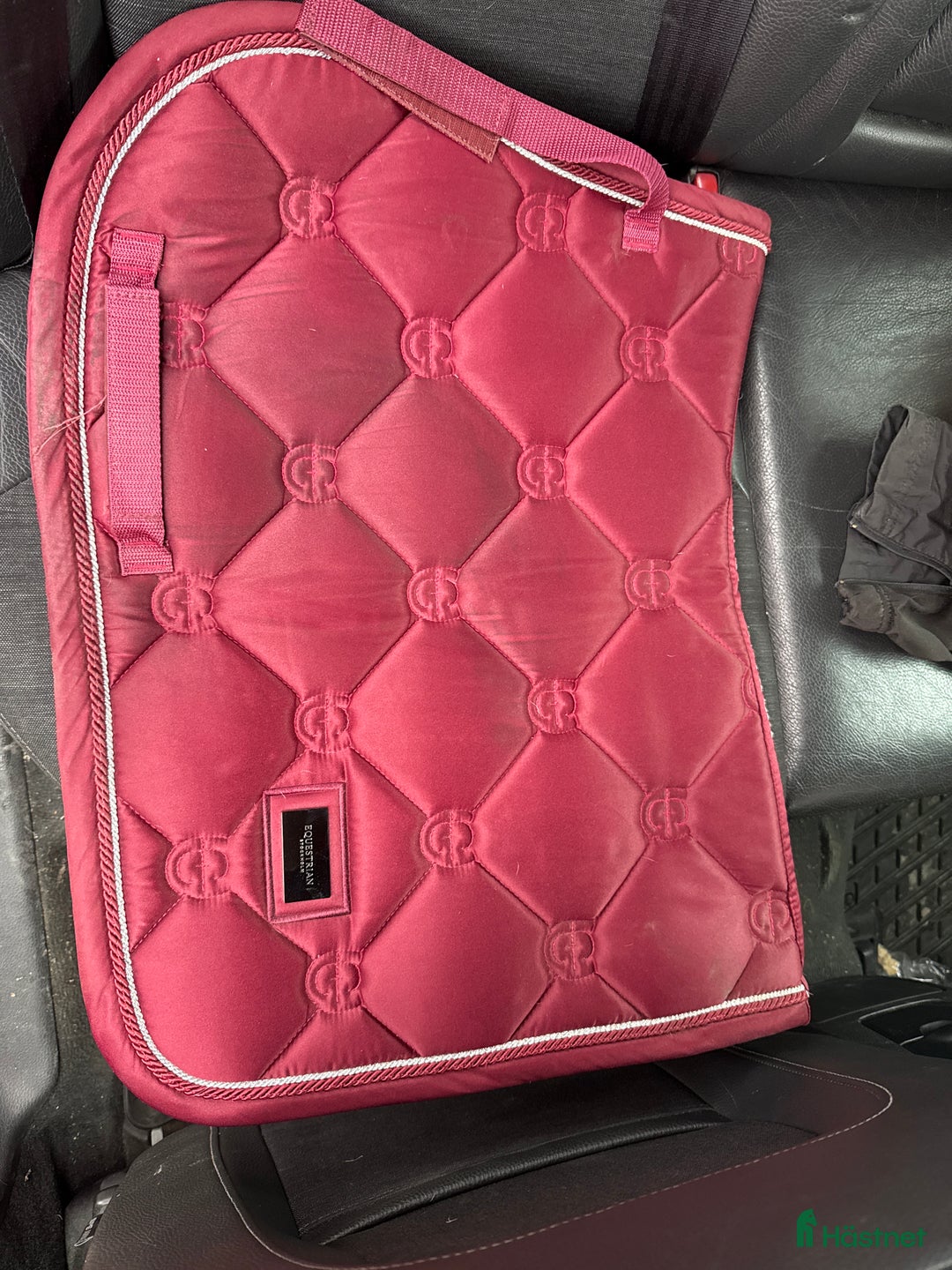 Schabrak & Vojlockar hästutrustning till salu: Equestrian Stockholm schabrak 💫 i Nora - Annons 1