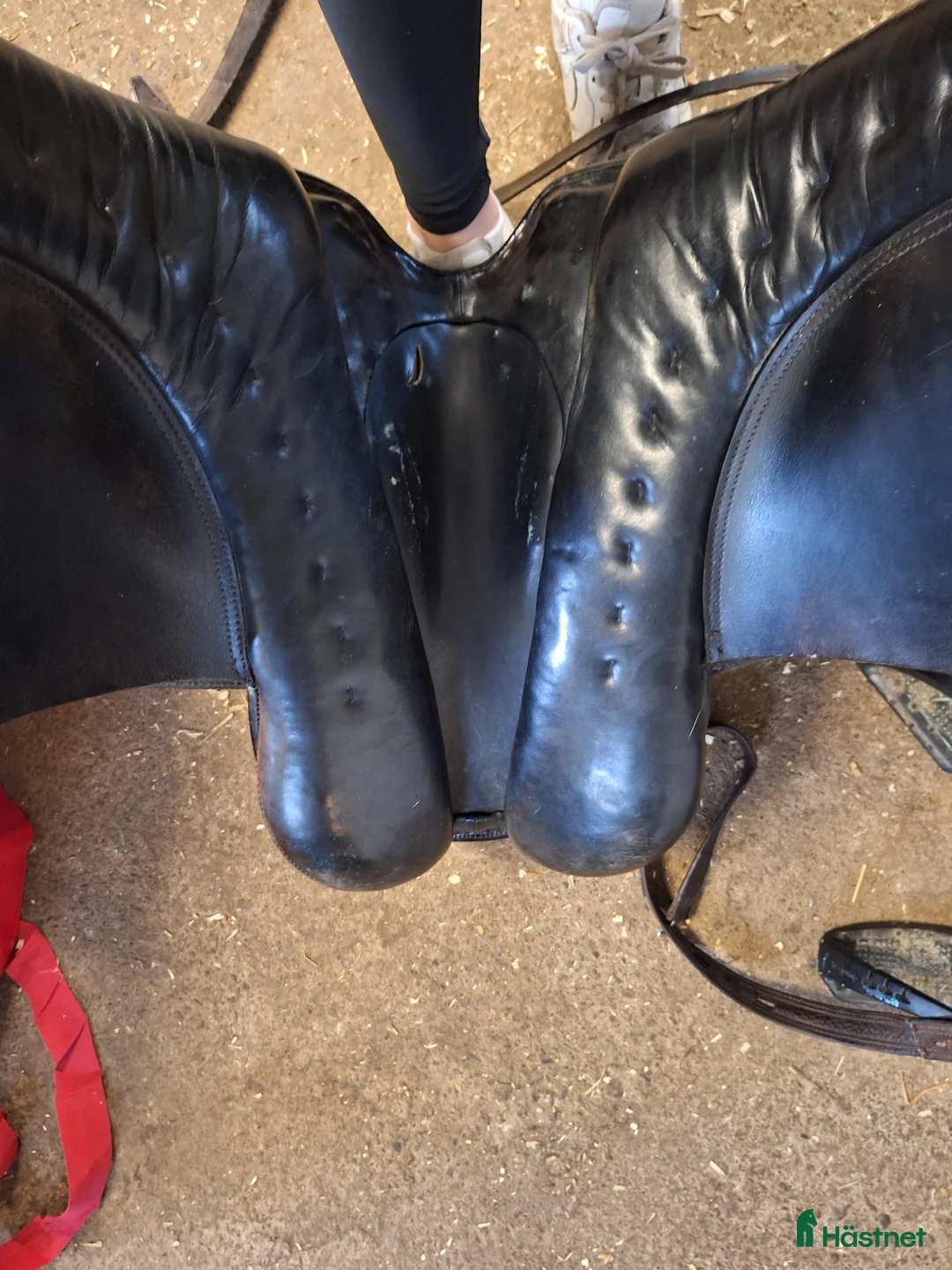 Sadlar hästutrustning till salu: Dressyrsadel till salu i Sturkö - Annons 4