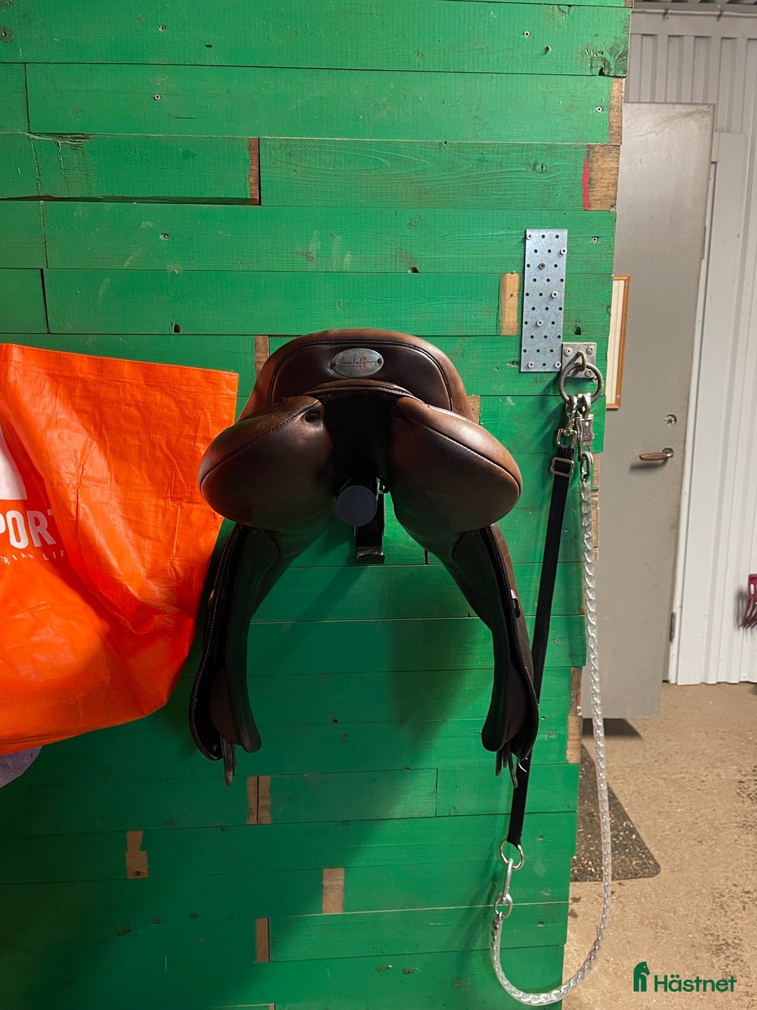 Sadlar hästutrustning till salu: Fin Santa Cruz platinum 17” i Västerås - Annons 4