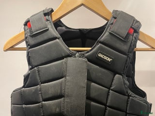 Säkerhetsvästar ryttarutrustning till salu: Junior ridväst i Stenungsund - Annons 24