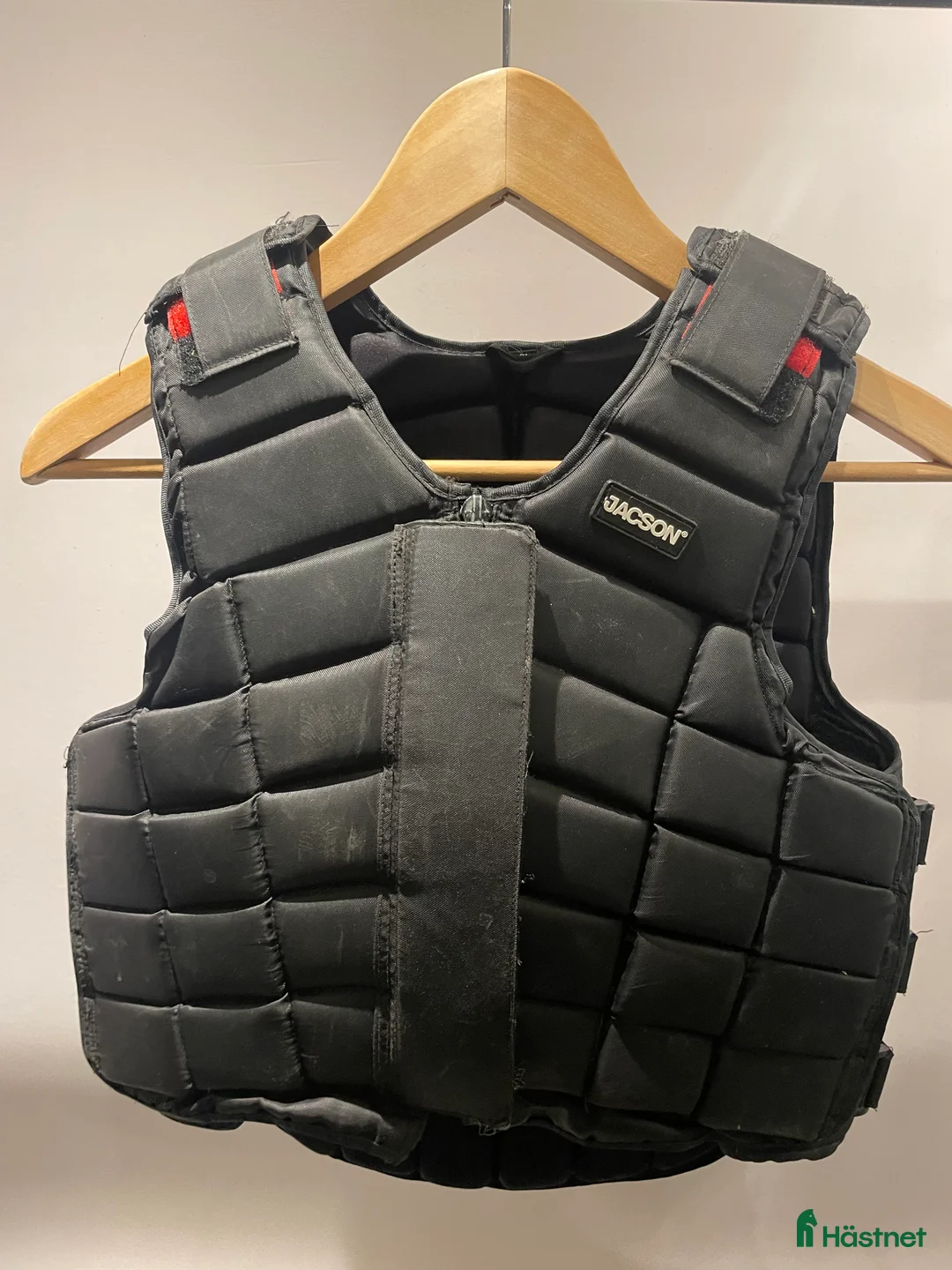 Säkerhetsvästar ryttarutrustning till salu: Junior ridväst i Stenungsund - Annons 1