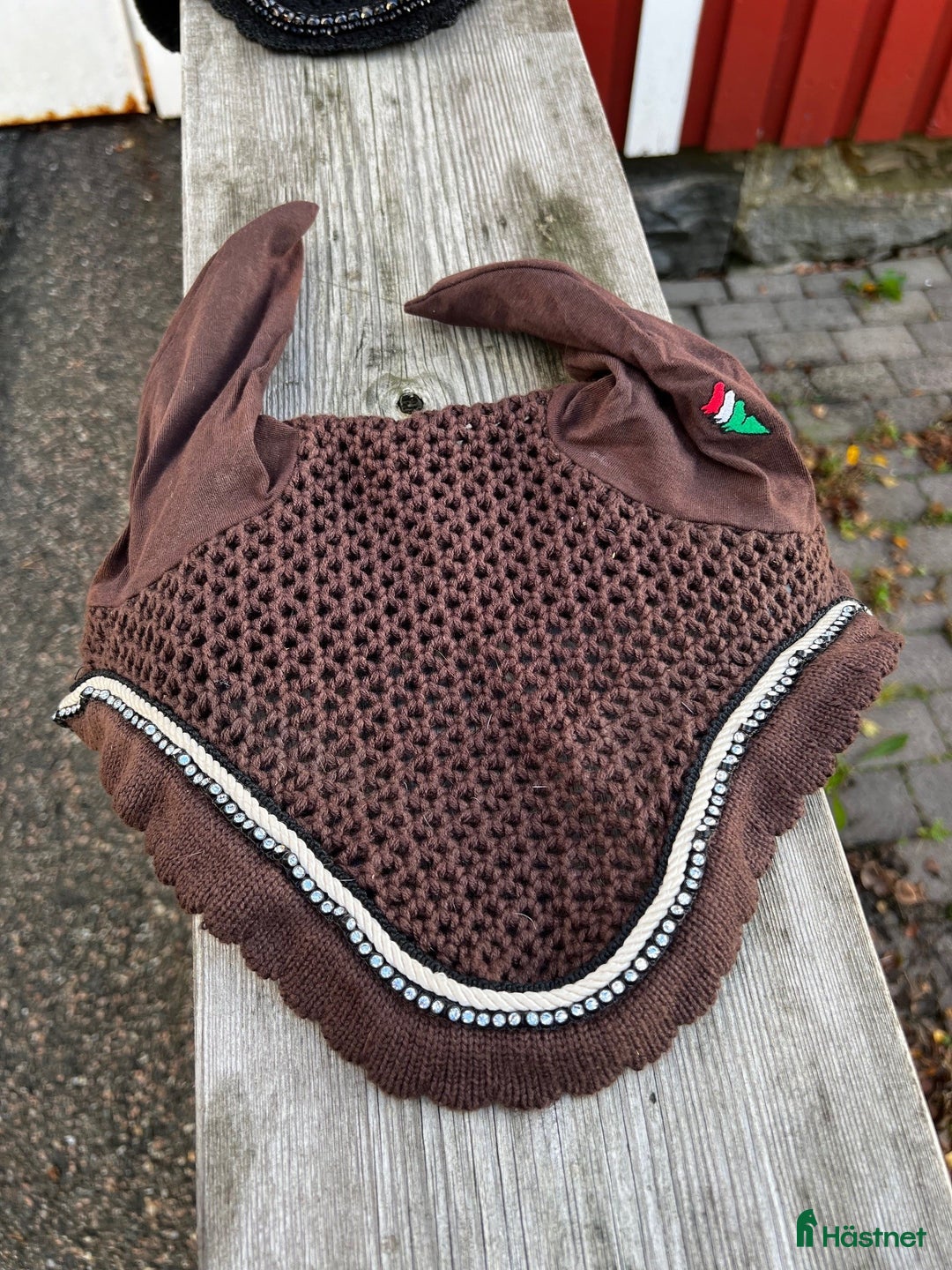 Schabrak & Vojlockar hästutrustning till salu: Fina Equiline dressyrschabrak och huvor  i Kungsbacka - Annons 9