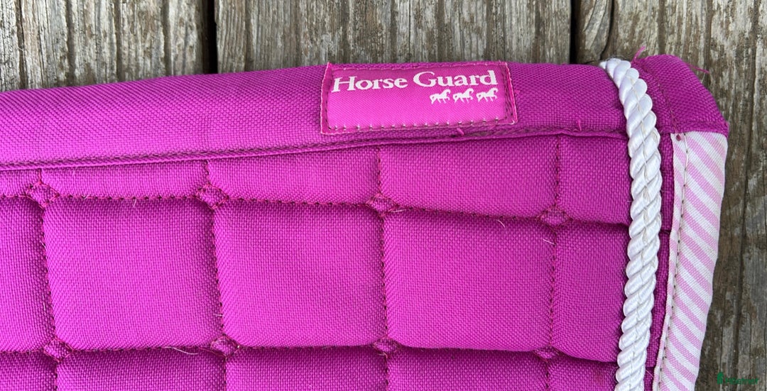 Schabrak & Vojlockar hästutrustning till salu: Rosa Horse Guard schabrak + lindor  i Vallentuna - Annons 3