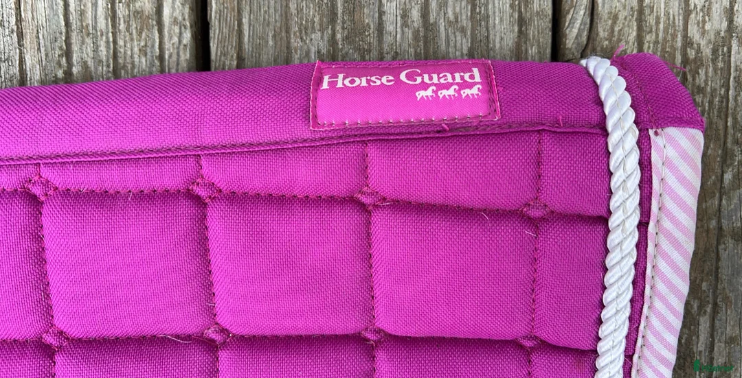 Schabrak & Vojlockar hästutrustning till salu: Rosa Horse Guard schabrak + lindor  i Vallentuna - Annons 3