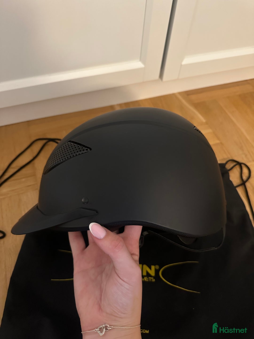 Hjälmar ryttarutrustning till salu: Kylin hjälm i Växjö - Annons 2