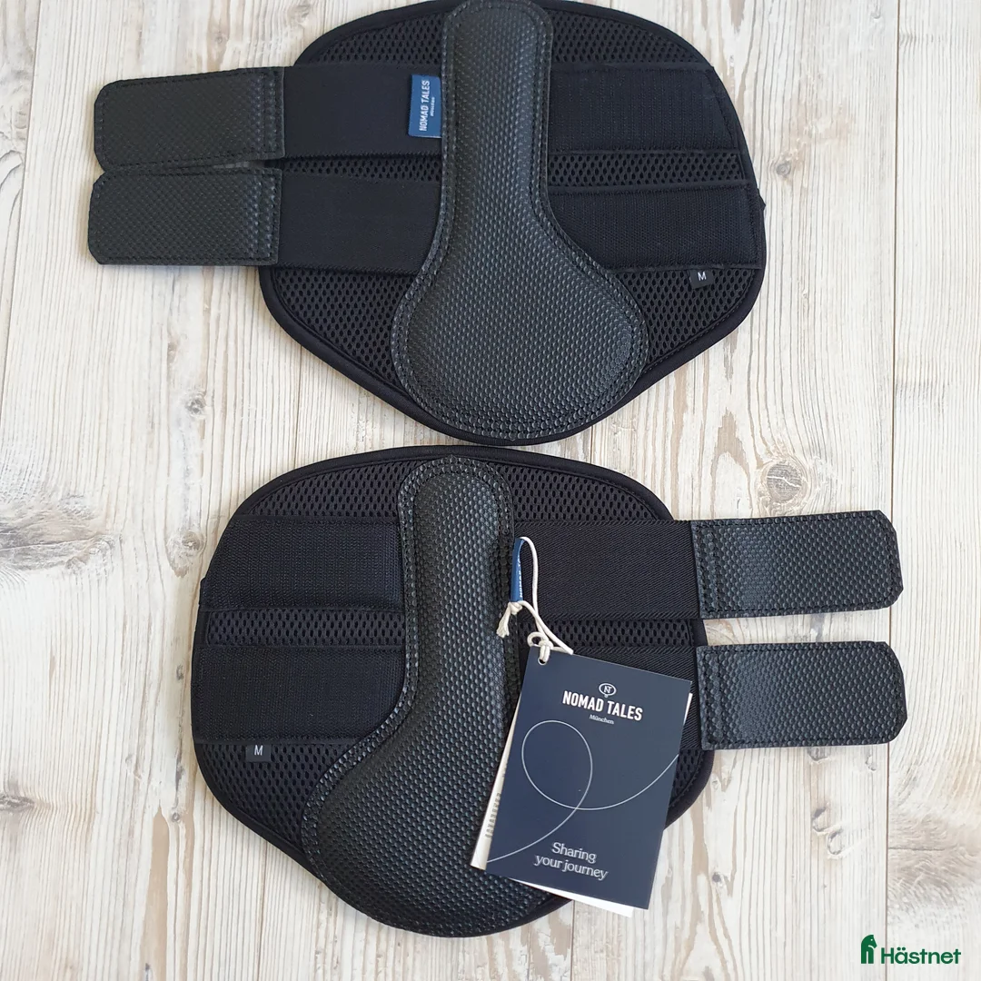 Benskydd hästutrustning till salu: Damasker M&L NYA/Oanvända  - Annons 1