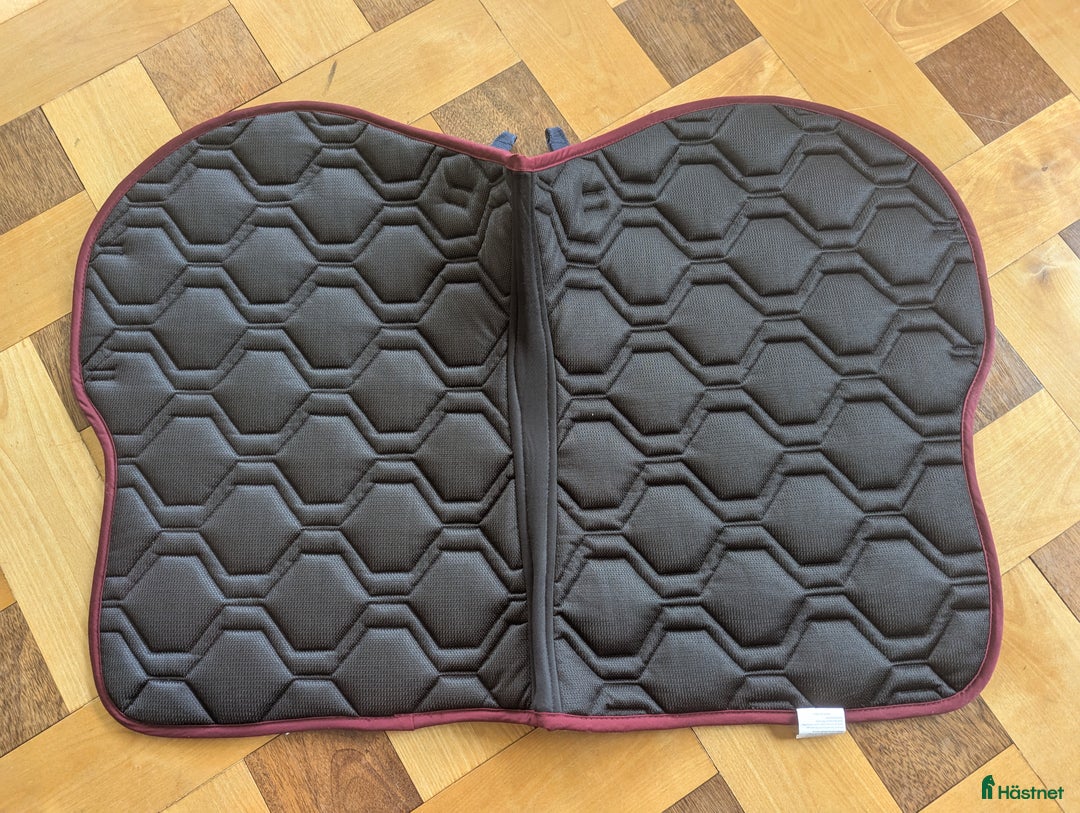 Schabrak & Vojlockar hästutrustning till salu: Oanvänt schabrak i Ås - Annons 3