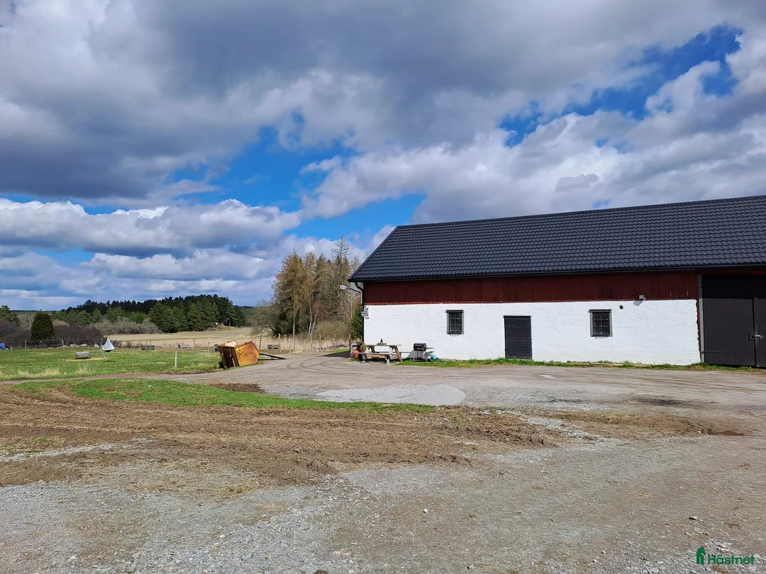  stallplats finnes: Kollektiv eller Service Adolfsbergs stallet i Bro - Annons 1