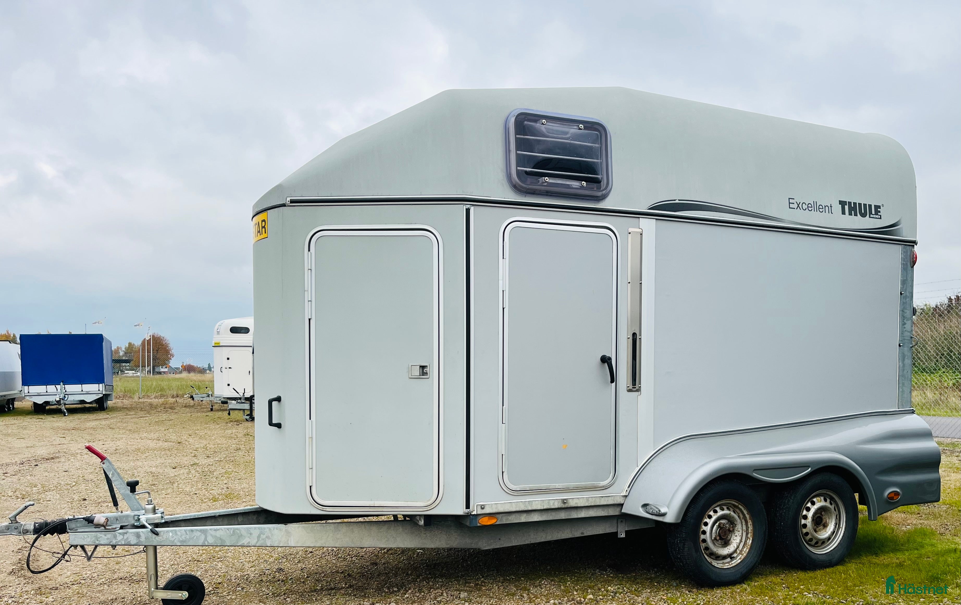 Hästtransporter  fordon &amp; transport till salu: Thule Excellent ES150 i Klippan - Annons 5