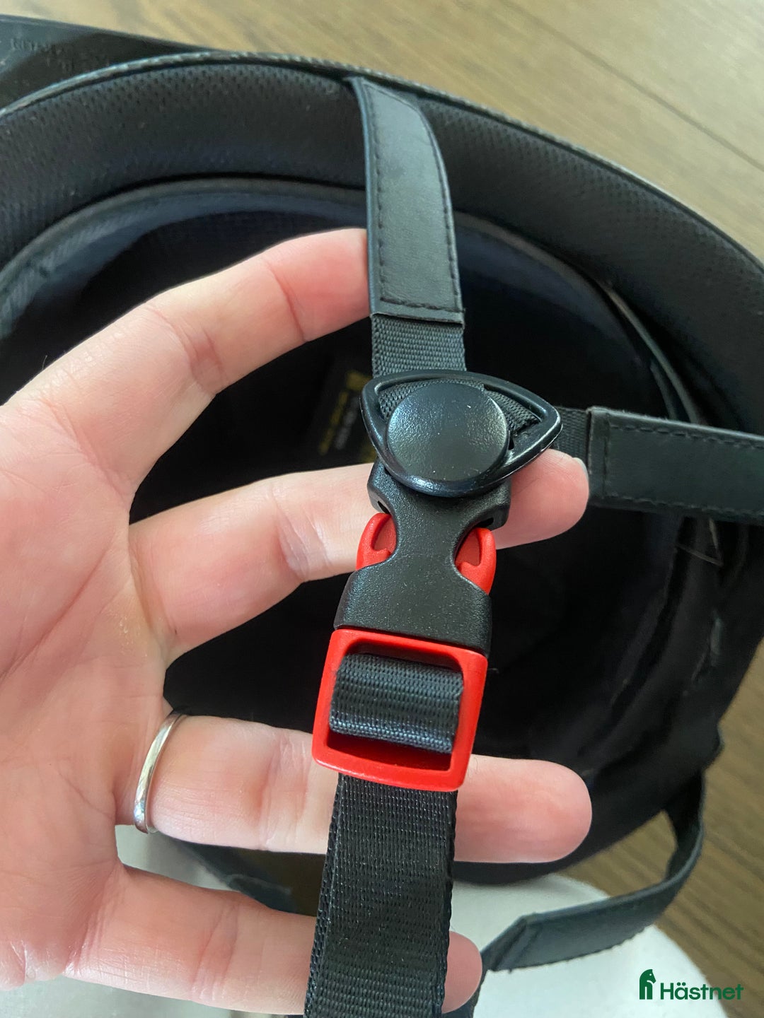 Hjälmar ryttarutrustning till salu: Ridhjälm lite använd.  i Varberg - Annons 6