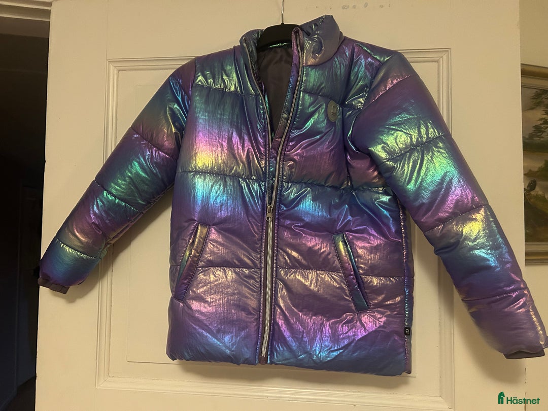 Jackor & Kavajer ryttarutrustning till salu: Ny jacka i strl 134/140 i Mullsjö - Annons 1