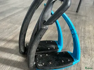 Stigbyglar hästutrustning till salu: Freejump i Oskarshamn - Annons 2