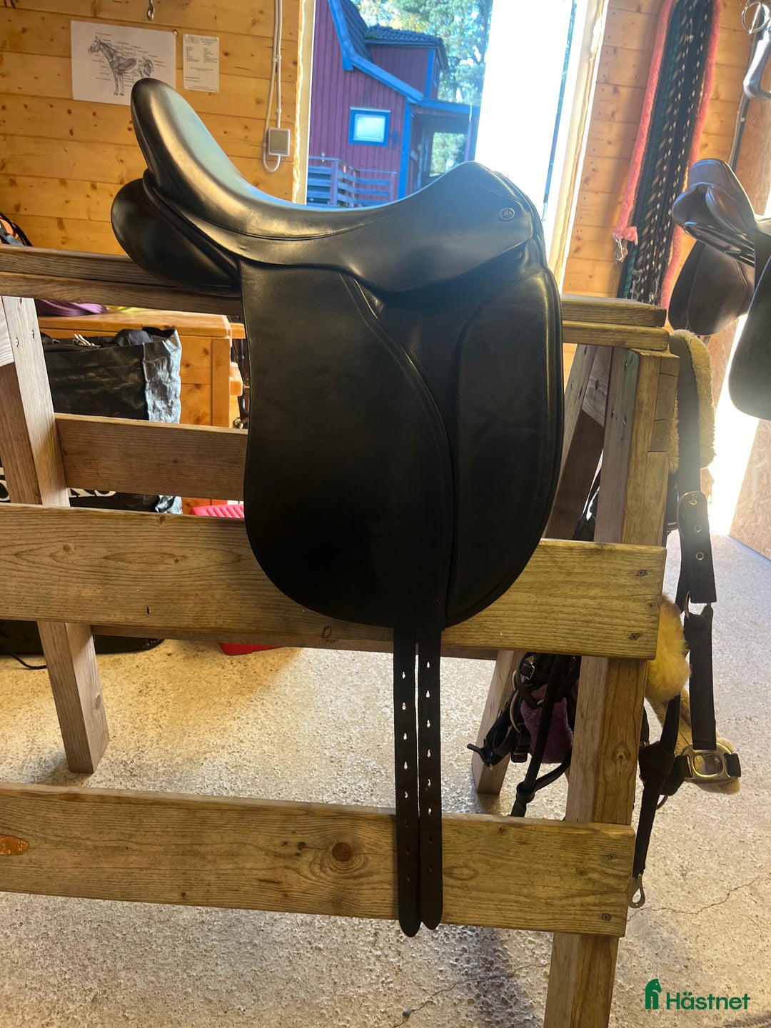 Sadlar hästutrustning till salu: Dressyrsadel i Diö - Annons 2