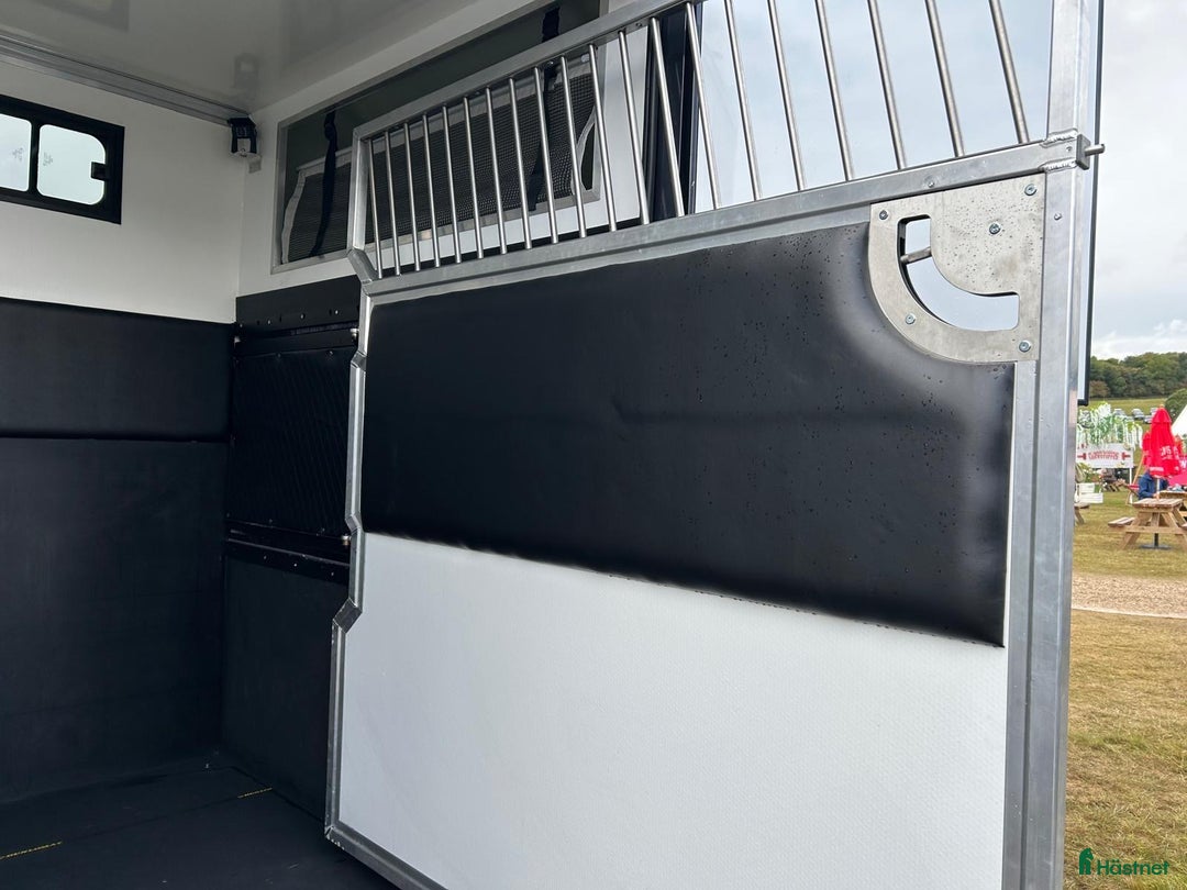 Hästlastbilar  fordon & transport till salu: Equi-Trek Ikonik lastar 1000 kg  i Teckomatorp - Annons 8