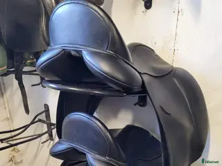 Sadlar hästutrustning Arena dressyrsadlar 17” - Annons 4