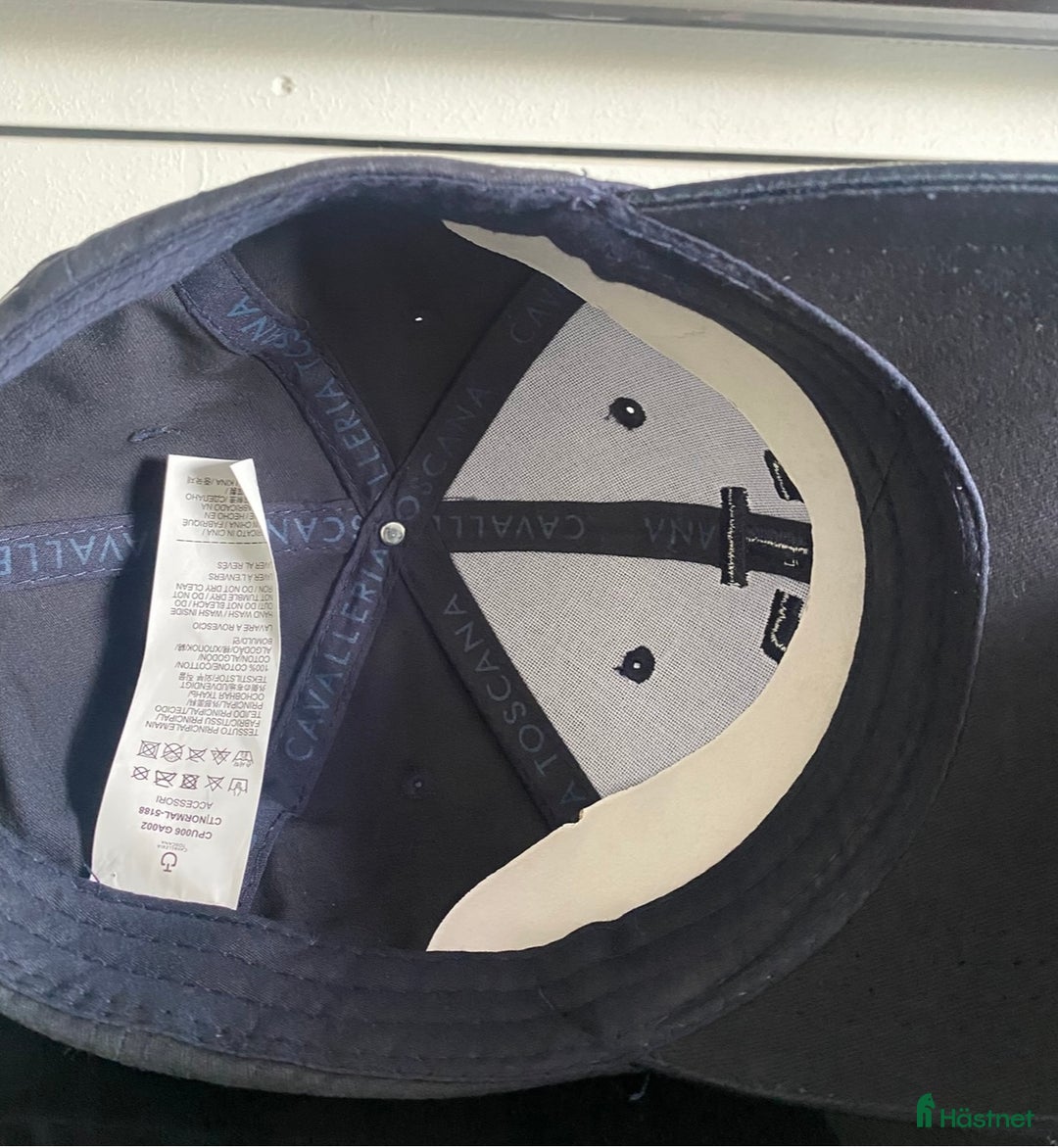 Jackor & Kavajer ryttarutrustning till salu: PS of Sweden vinterjacka och Toscana keps i Västerås - Annons 9