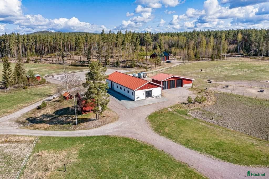  stallplats Komplett stall uthyres i Falun - Annons 5