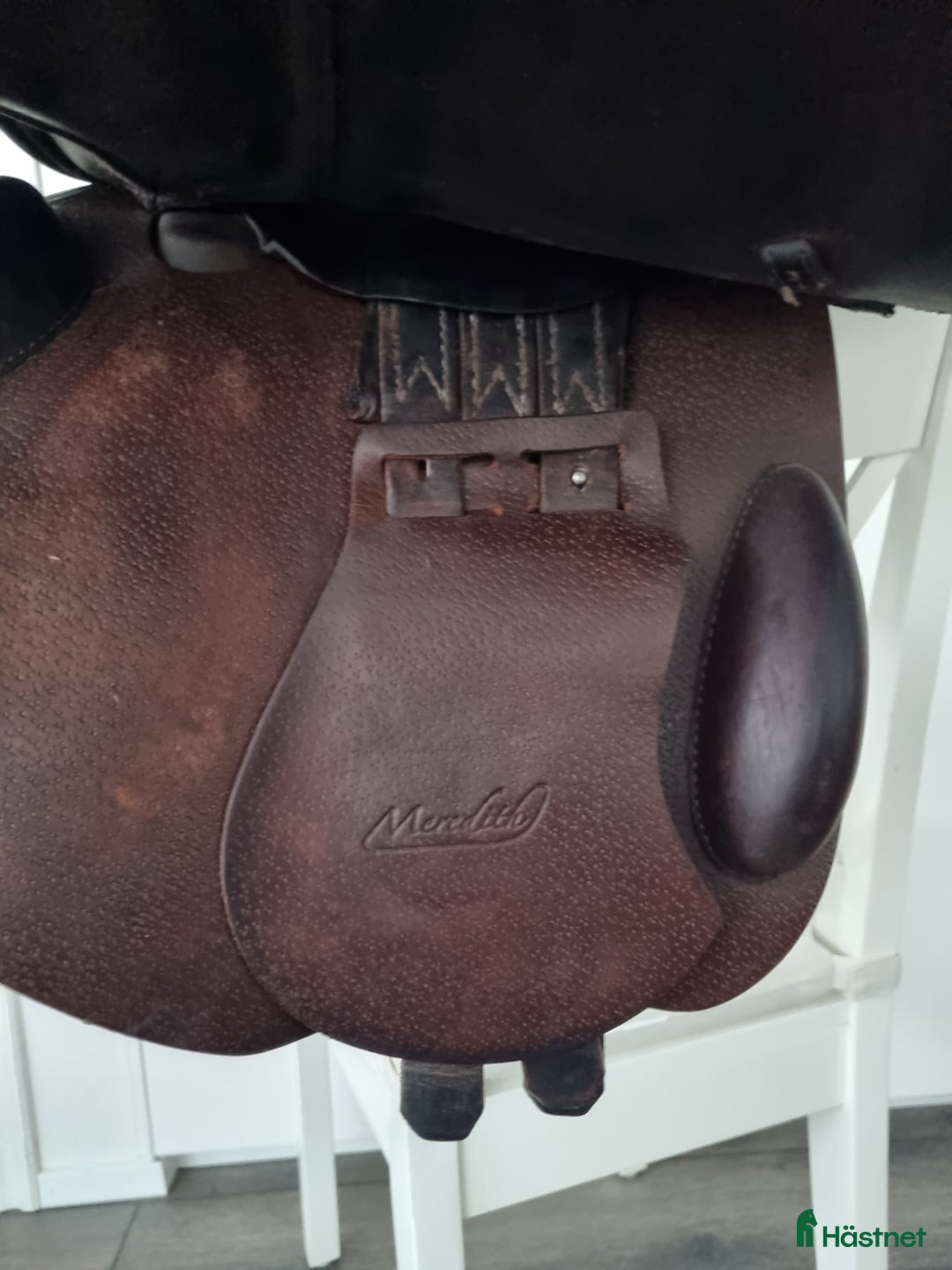 Sadlar hästutrustning till salu: Fin brun hoppsadel 17" i Tvååker - Annons 3