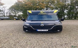 Hästlastbilar  fordon & transport till salu: Theault hästlastbil med sängar, b-körkort i Flyinge - Annons 2