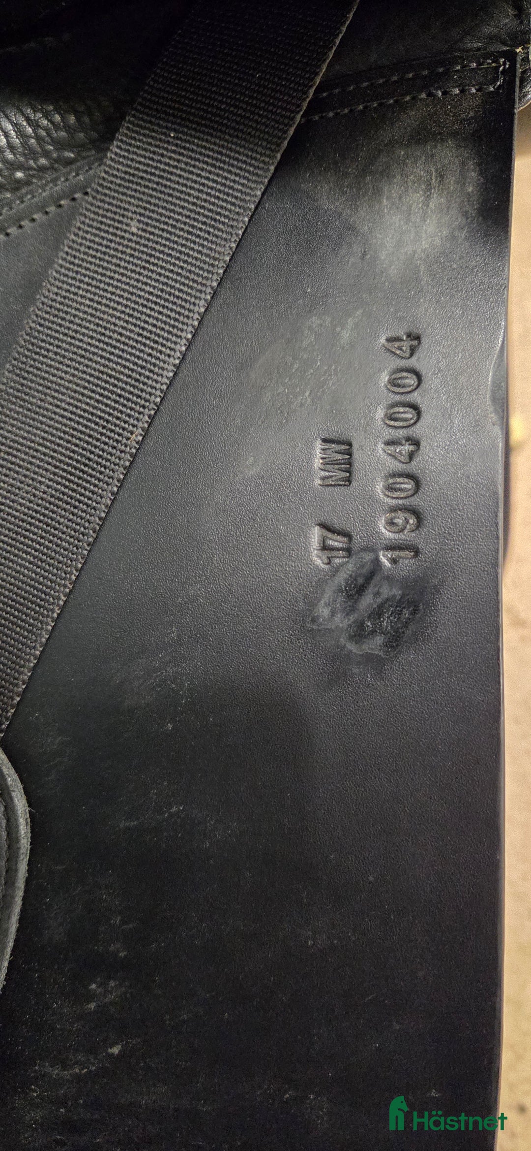 Sadlar hästutrustning till salu: Fin azzario i Malung - Annons 2