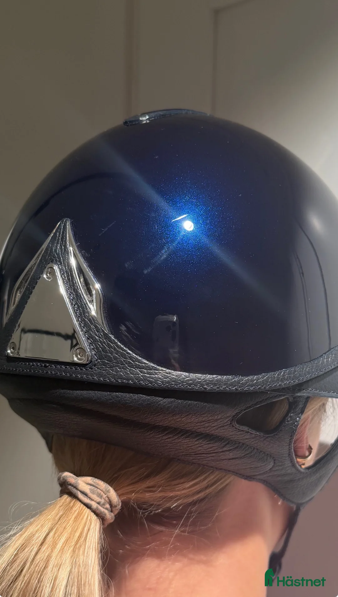 Hjälmar ryttarutrustning till salu: Tävlingshjälm i Hovås - Annons 5
