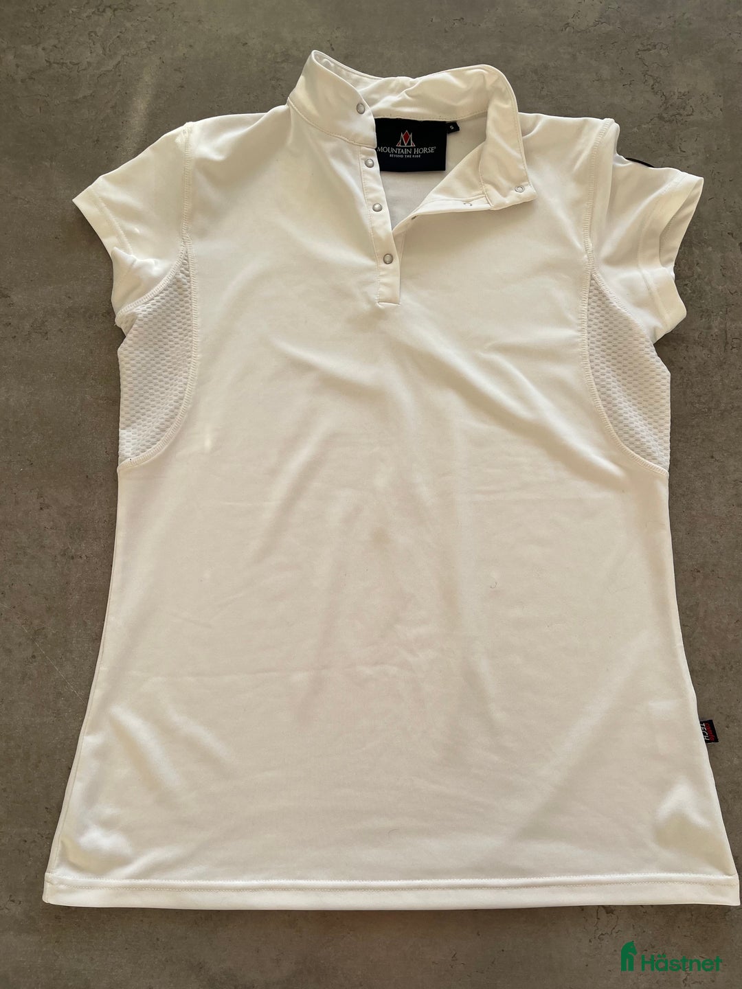 Övrigt Ridkläder ryttarutrustning till salu: Tävlingströja i Kungsbacka - Annons 1