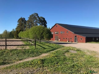 stallplats finnes: Stallplats med ridhus i Björklinge - Annons 1
