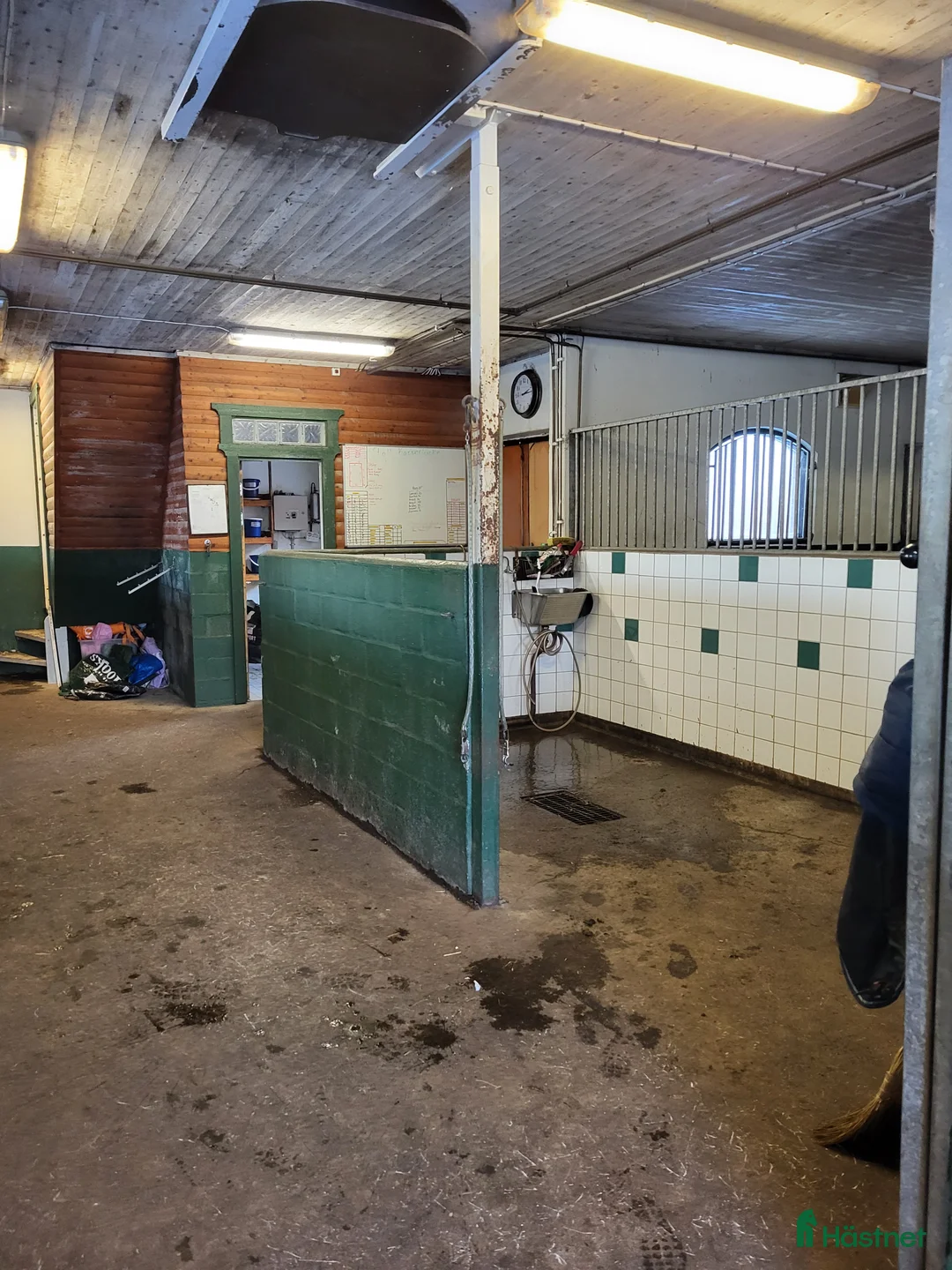  stallplats finnes: 3 lediga stallplatser i Kullavik i litet stall i Kullavik - Annons 5