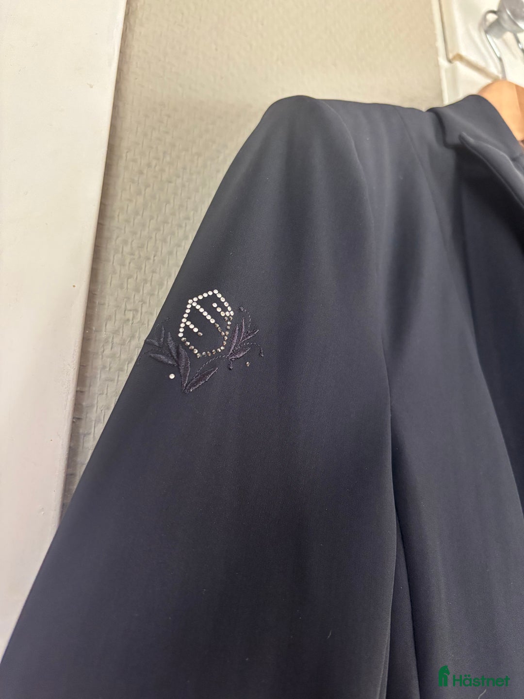 Jackor & Kavajer ryttarutrustning till salu: Samshield limited edition kavaj!  i Anderstorp - Annons 3