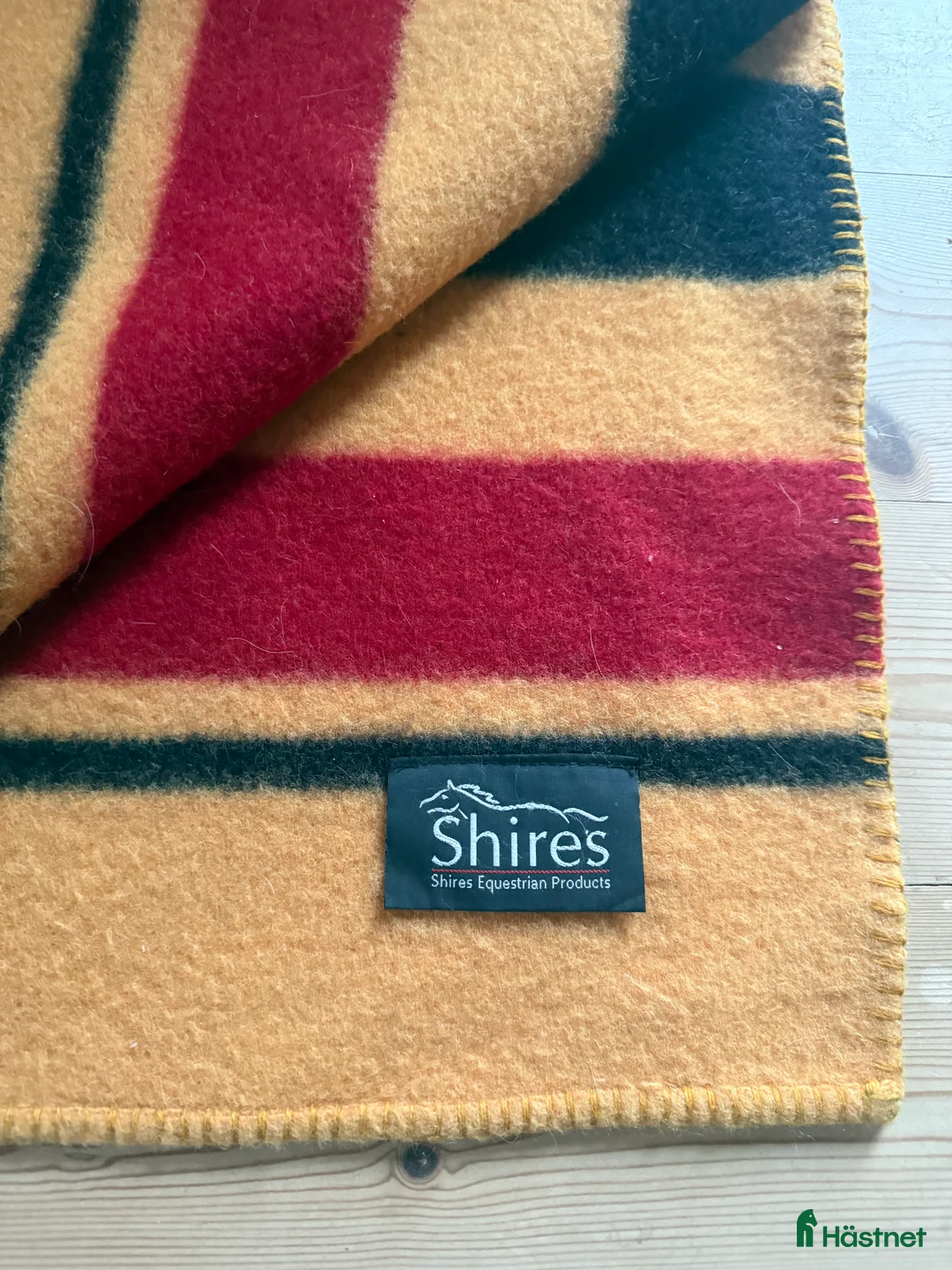 Täcken hästutrustning till salu: Newmarket blanket golden stripe! i Höllviken - Annons 2