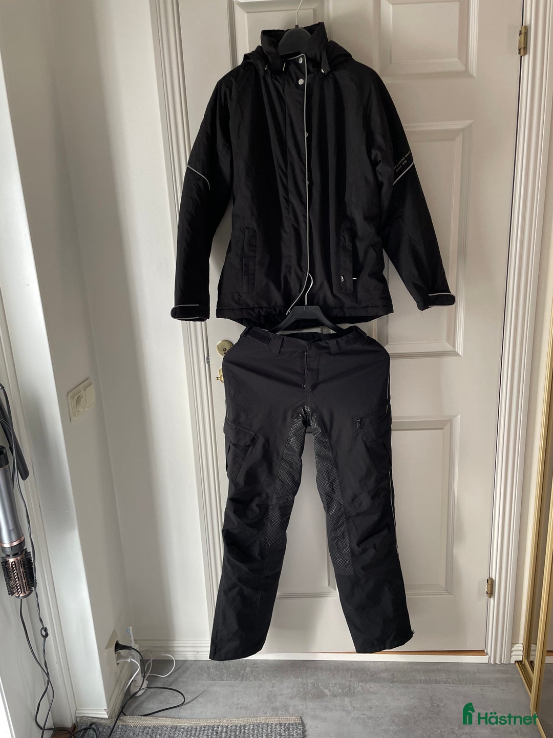 Övrigt Ridkläder ryttarutrustning till salu: Vinterset jacka samt byxa CRW i Ytterby - Annons 1