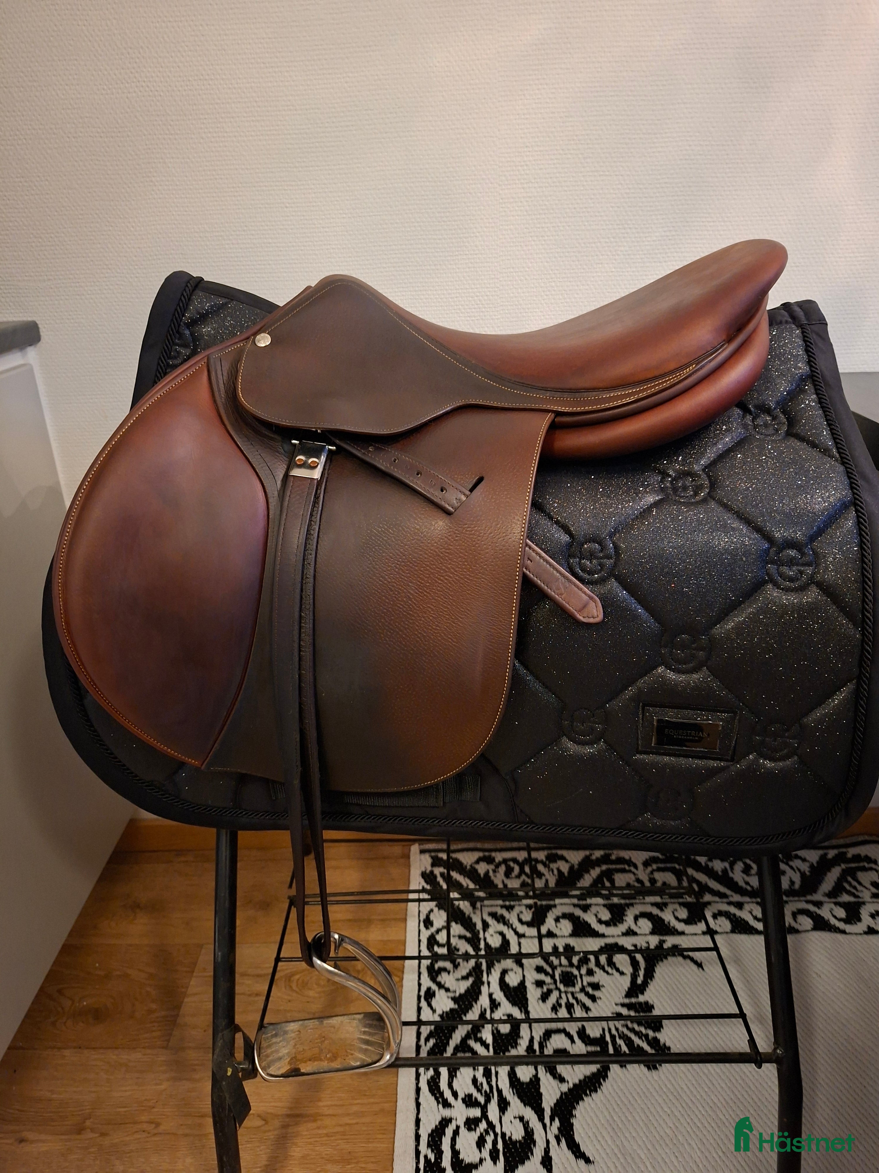 Sadlar hästutrustning till salu: Butet med nya bossor & kontrollerad bom. i Bollstabruk - Annons 9