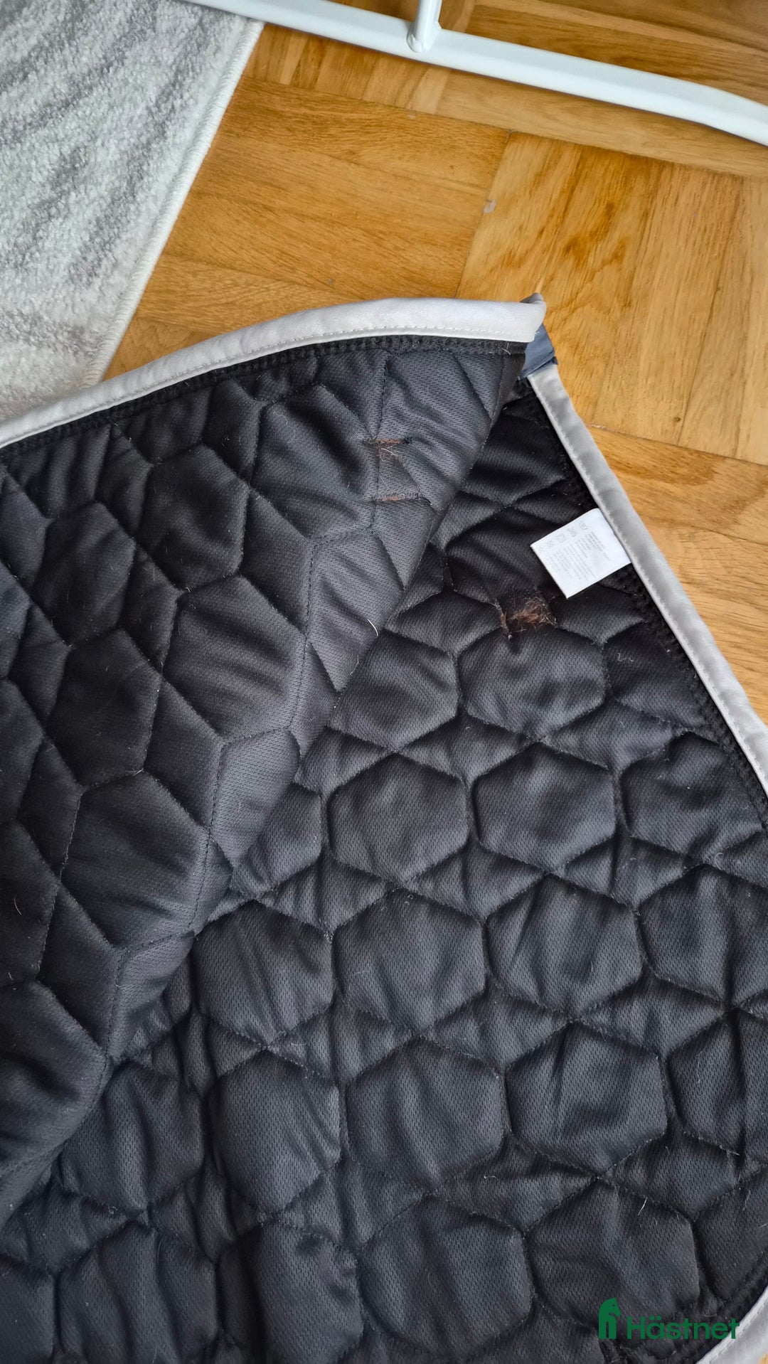 Schabrak & Vojlockar hästutrustning till salu: Grått hoppchabrak med stenar i Sundsvall - Annons 5